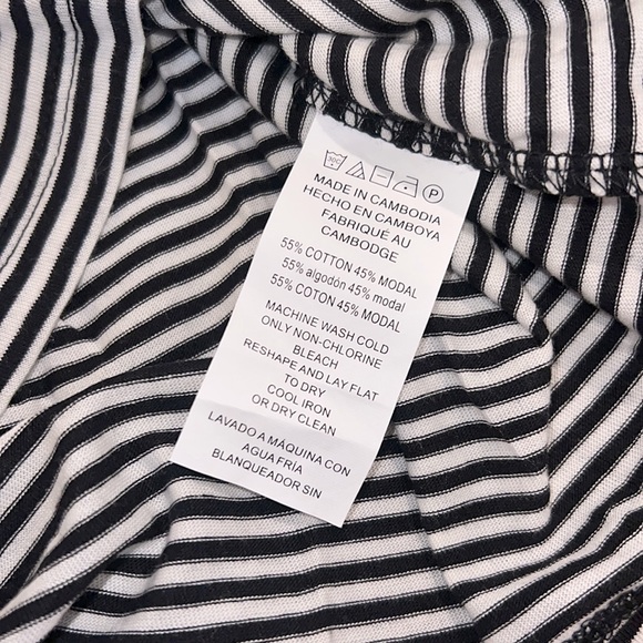 ❌SOLD❌Michael Kors Cold Shoulder Striped Top - Picture 5 of 5